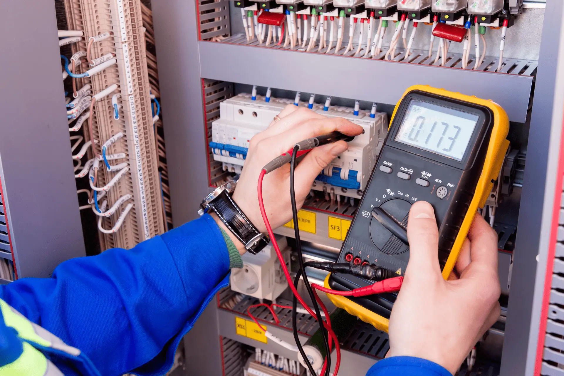 Prüfung ortsfester elektrischer Anlagen: Ein entscheidender Faktor für Betriebssicherheit